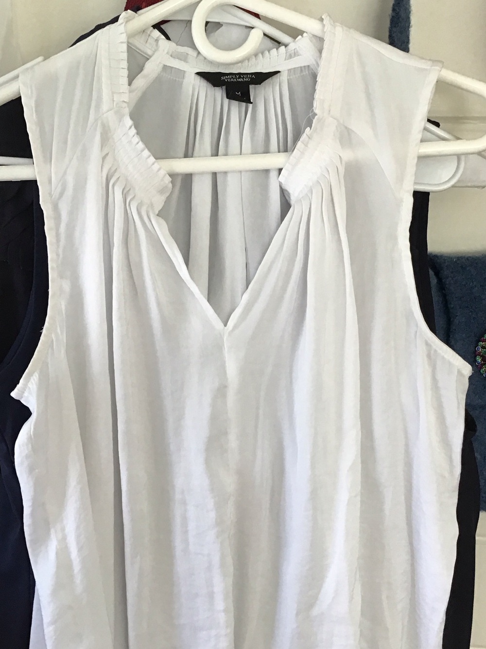 Simply Vera Vera Wang White Sleeveless Pleated V-Neck Camisole